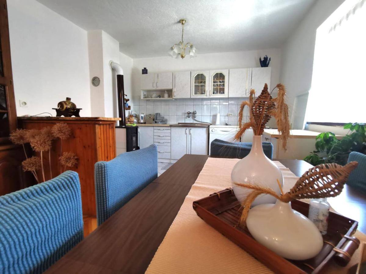 Apartman Pavelic Lovinac  Kültér fotó