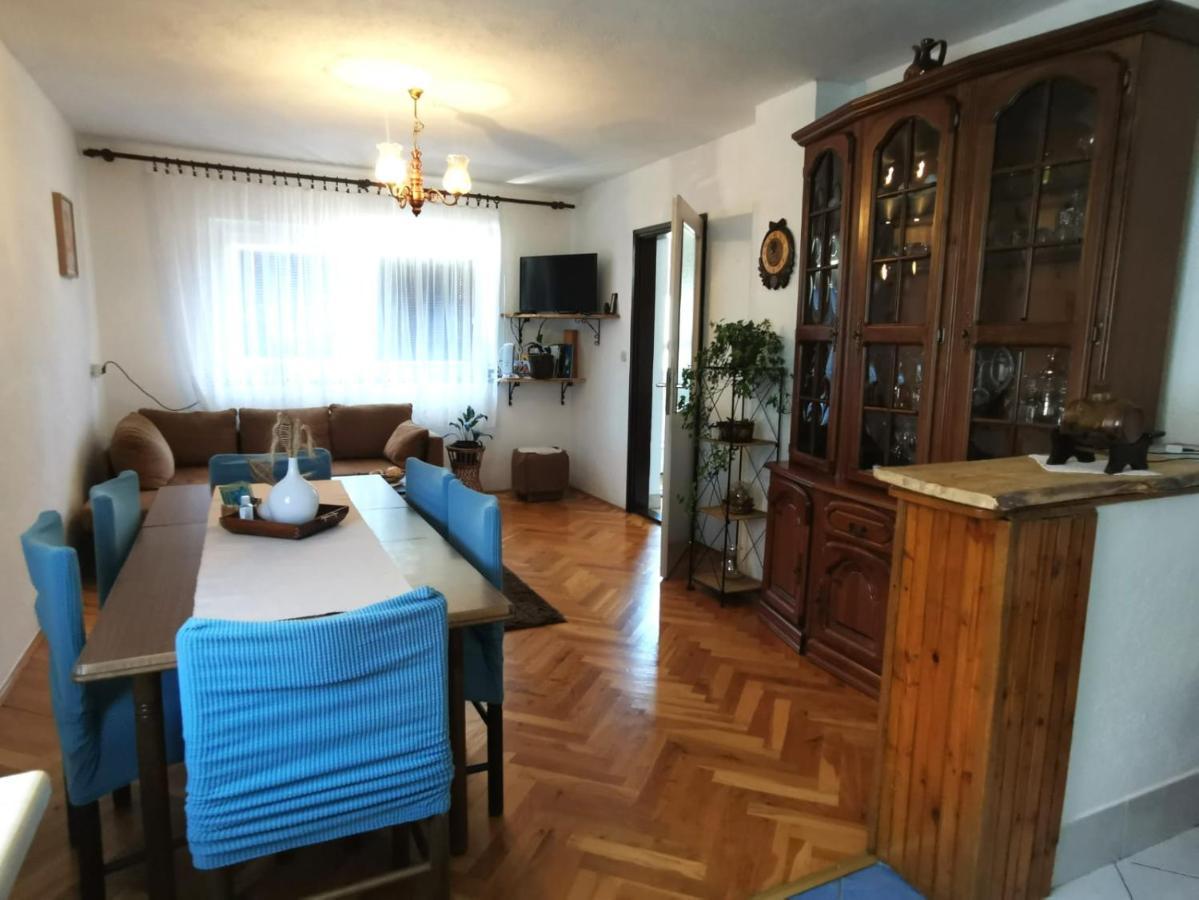 Apartman Pavelic Lovinac  Kültér fotó