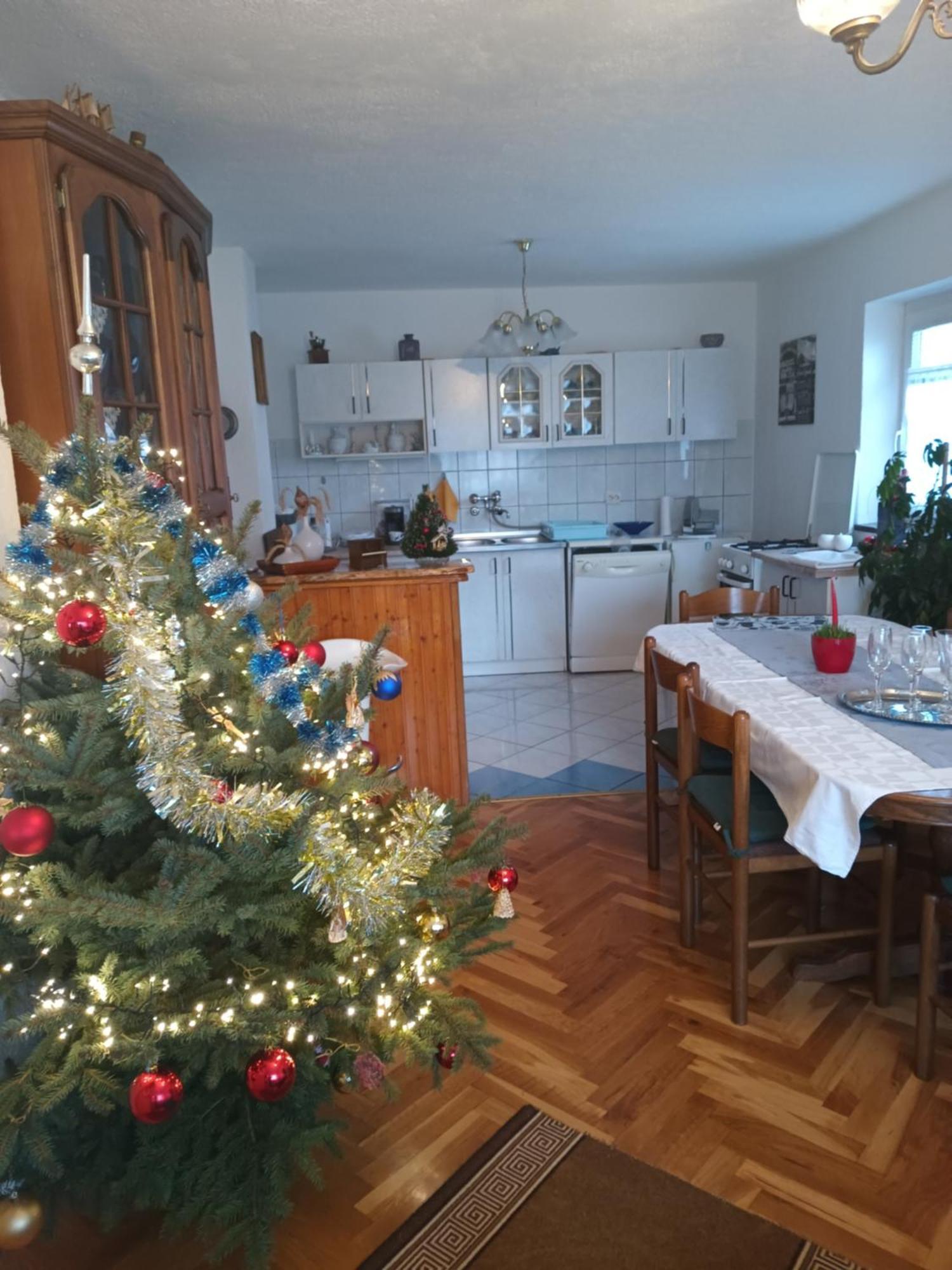 Apartman Pavelic Lovinac  Kültér fotó